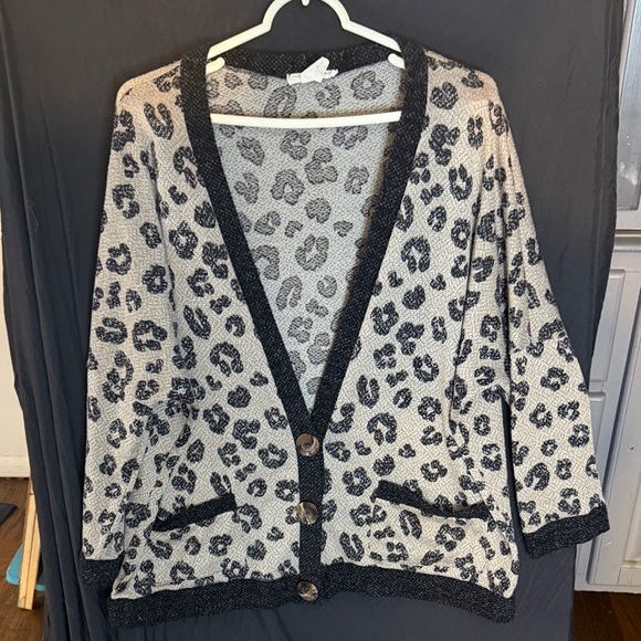 Lovely J Sweaters - Leopard Print Button-Front Cardigan - Black & Cream